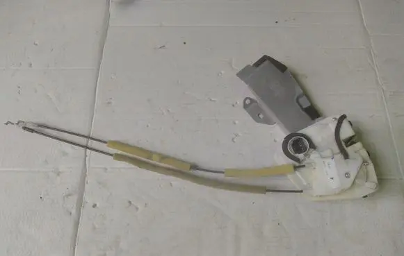 Mazda 2 Front door lock 8J17 C0199 DF80