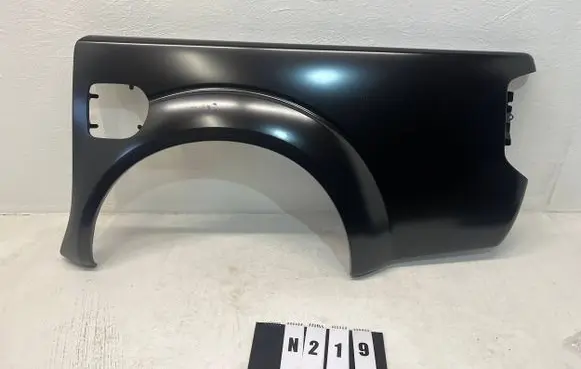 Nissan Navara Side car body part 93313eb030 93313-eb030