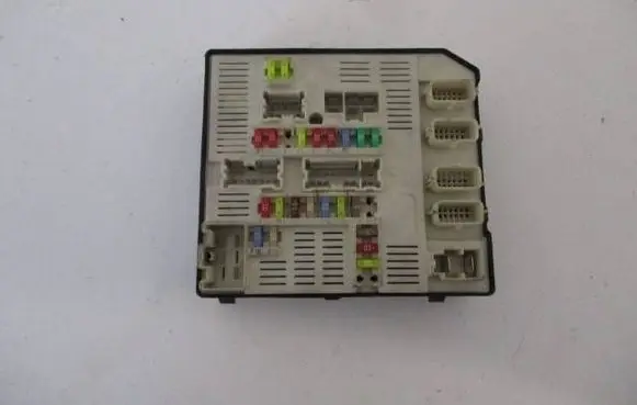 Renault Megane III Fuse module 284B60008R