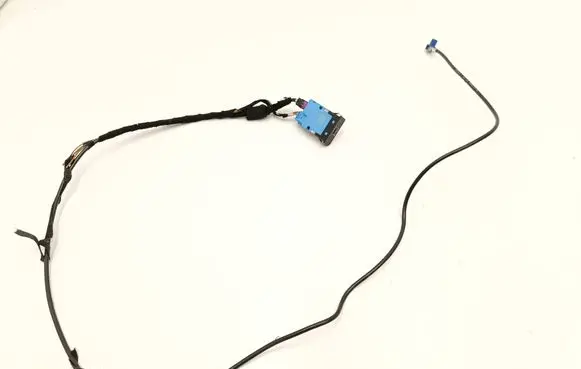 BMW 2 F46 USB socket connector 8711939 8377238 9125788