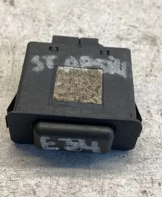 BMW 5 E34 Windscreen/window heater switch 61311391749