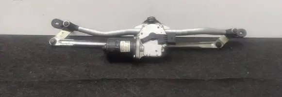 Skoda Fabia Mk2 (5J) Wiper motor 5J1955023D 22417019