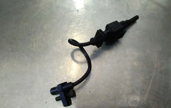 BMW 5 E60 E61 Crankshaft position sensor 0281002477