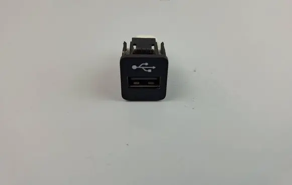 BMW 3 F30 F35 F31 USB socket connector 9229294