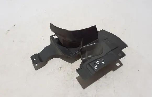 Front wheel arch liner splash guards