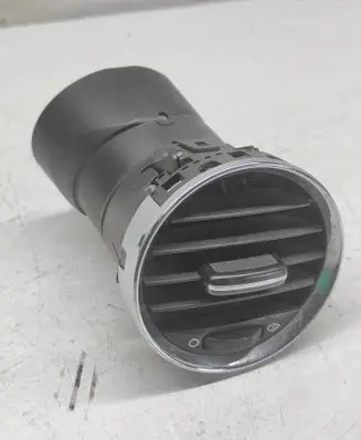 Peugeot 3008 I Dash center air vent grill Y05201