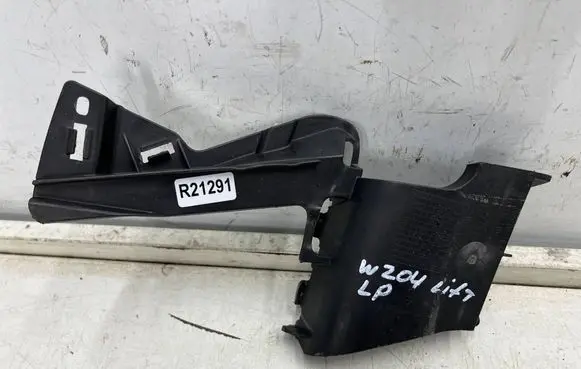 Mercedes-Benz C W204 Front bumper mounting bracket a2048850016