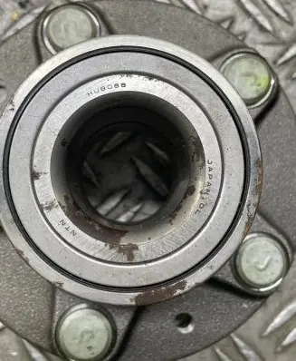 Mazda 626 Rear wheel bearing hub 