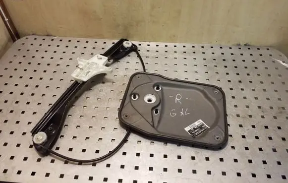Rear window lifting mechanism without motor