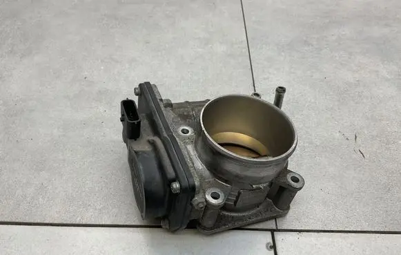 Nissan Juke I F15 Throttle valve SERA52601 52601