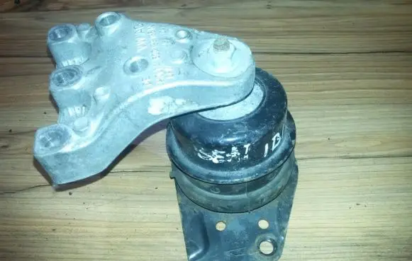 Seat Ibiza II (6k) Engine mount bracket 6q0199262a