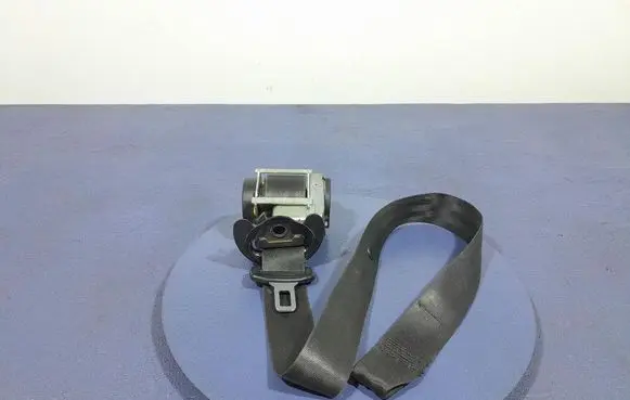 Volkswagen Golf V Front seatbelt 1K4857705BG