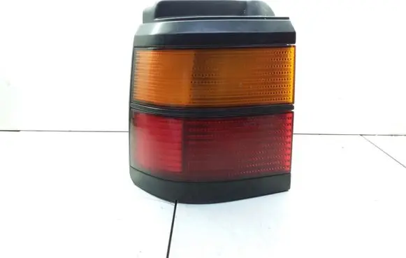 Volkswagen PASSAT B3 Rear/tail lights 333945257 333945111