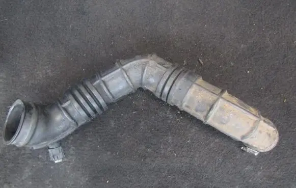 Volvo S40, V40 Air intake hose/pipe mb957388 5v023
