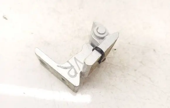 Volkswagen Golf VIII Rear door lower hinge 5H0833402