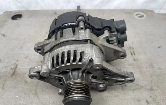 Hyundai Tucson TL Generator/alternator 363002U000