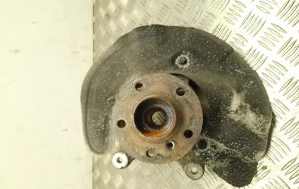 BMW 2 F45 Front wheel hub 813K