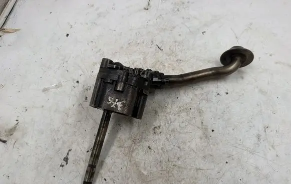 Audi A4 S4 B5 8D Oil pump 026115153A