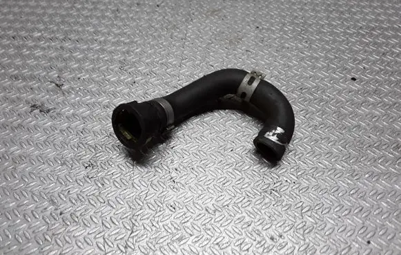 Nissan Qashqai+2 Engine coolant pipe/hose