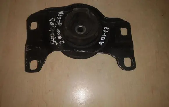 Volvo S40 Engine mount bracket 5N517M121 A13113