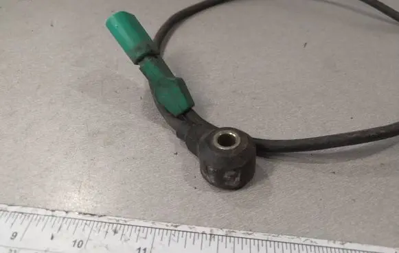 Volkswagen PASSAT B5.5 Detonation knock sensor 07D905377