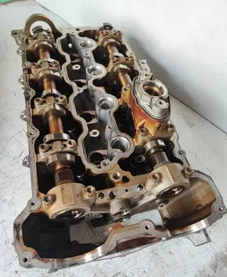 BMW 5 F10 F11 Engine head 7573936