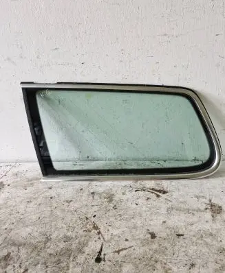 Volkswagen PASSAT B6 Rear side window 43R00021