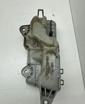 Vacuum air tank