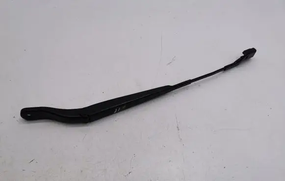 Opel Mokka B Front wiper blade arm 9822931780