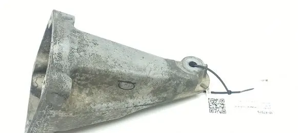 Mercedes-Benz C W204 Engine mounting bracket A6462230704 AC46000