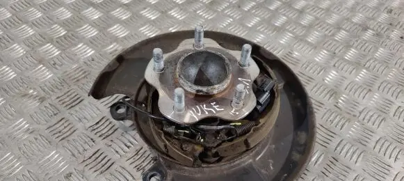 Nissan Juke I F15 Rear wheel hub