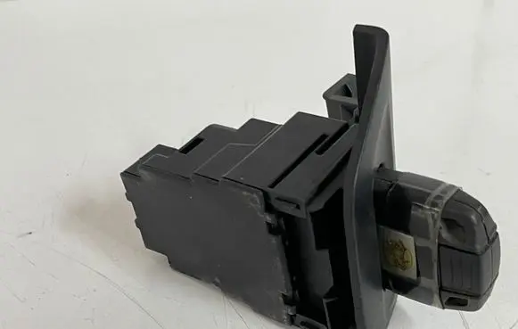 BMW 1 E81 E87 Ignition lock 6954718