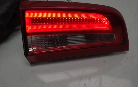Tailgate rear/tail lights