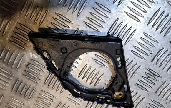 Audi Q7 4M Side speaker frame 4M0035428