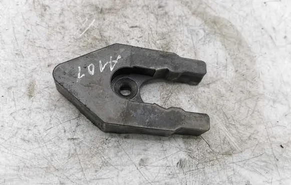 Nissan X-Trail T30 Fuel Injector clamp holder NOCODE