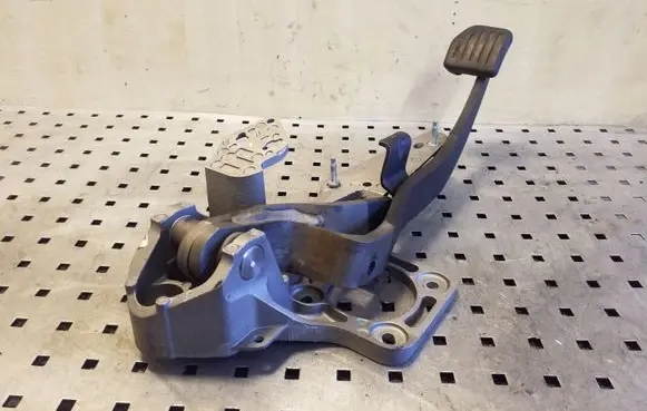 Land Rover Freelander 2 - LR2 Brake pedal 6G922D094FD 6G922D094