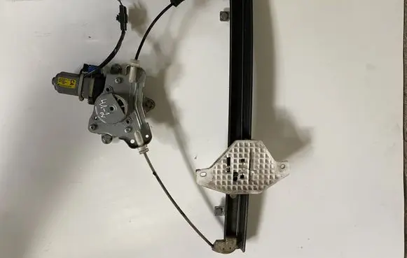 Chevrolet Captiva Rear door window regulator motor 96627081