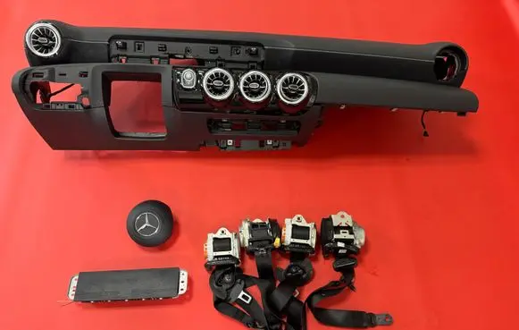 Mercedes-Benz CLA C118 X118 Dashboard 