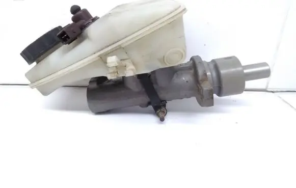 Master brake cylinder