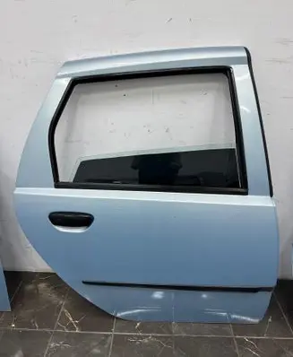 Fiat Punto (188) Rear door