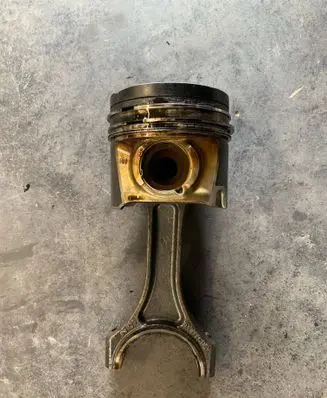 Mercedes-Benz Vito Viano W639 Piston 65100