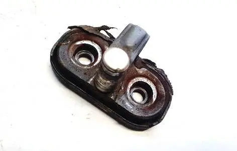 Volkswagen Golf Plus Rear door lock loop/hook striker 1t0827517a