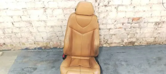 Alfa Romeo GT Front driver seat 