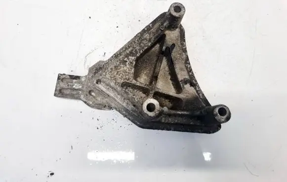 Chrysler Voyager Engine mounting bracket 4612750