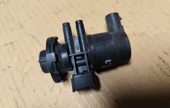 Jeep Grand Cherokee (WJ) Turbo solenoid valve