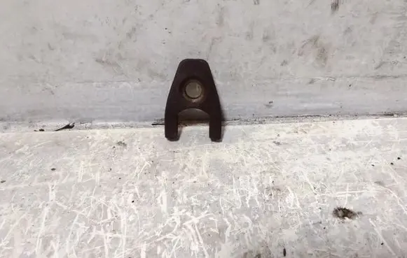KIA Sorento Fuel Injector clamp holder