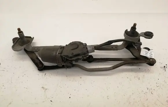 Mazda 5 Front wiper linkage and motor 1593000602