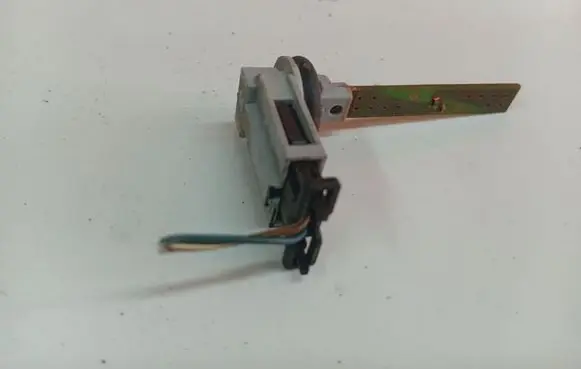 Volkswagen PASSAT B6 Interior temperature sensor 4B0820539