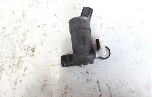 Volvo XC70 Windscreen/windshield washer pump