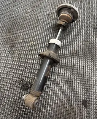 BMW 6 F12 F13 Rear shock absorber/damper 6775729
